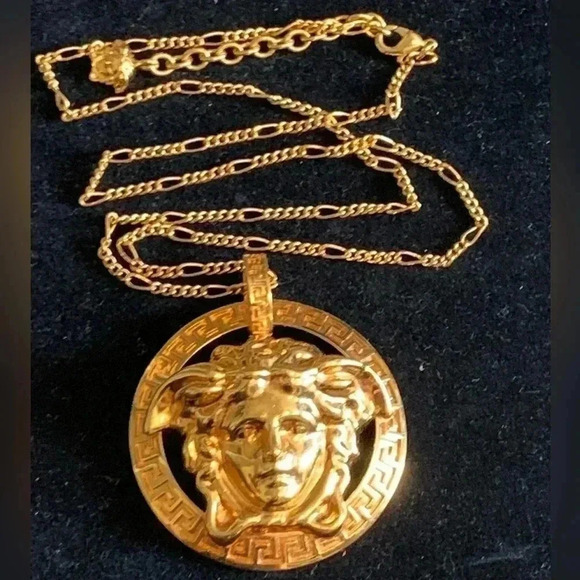 Versace Medusa Head Gold necklace. - Picture 1 of 11